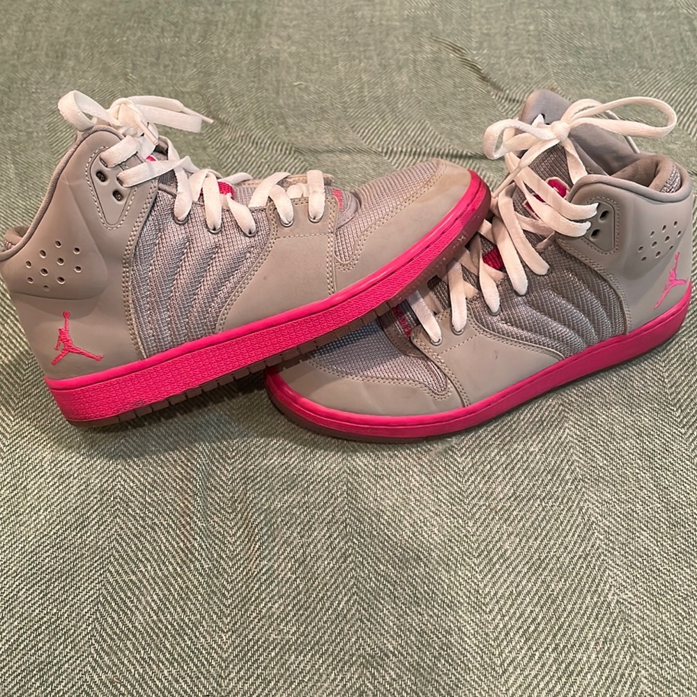 Jordan Senior 6 basketball shoes